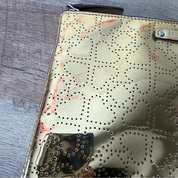 KATE SPADE Gold Perforated Heart Cosmetic Case Pouch Parent Shiny *Flaw* - Picture 4 of 11